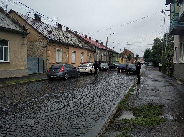 Полиция в Мукачево выясняет обстоятельства столкновения трех автомобилей