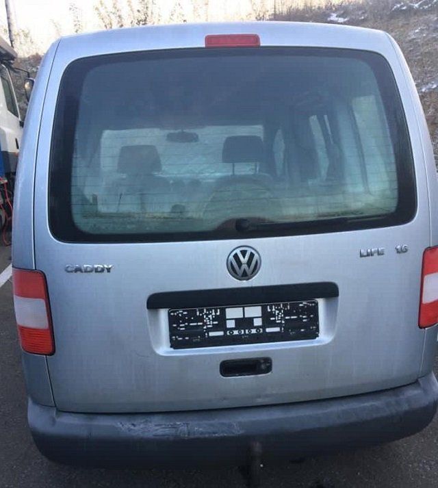 Номер не прошел: В Закарпатье на КПП Ужгород таможенники обнаружили в фуре 2 контрабандные иномарки