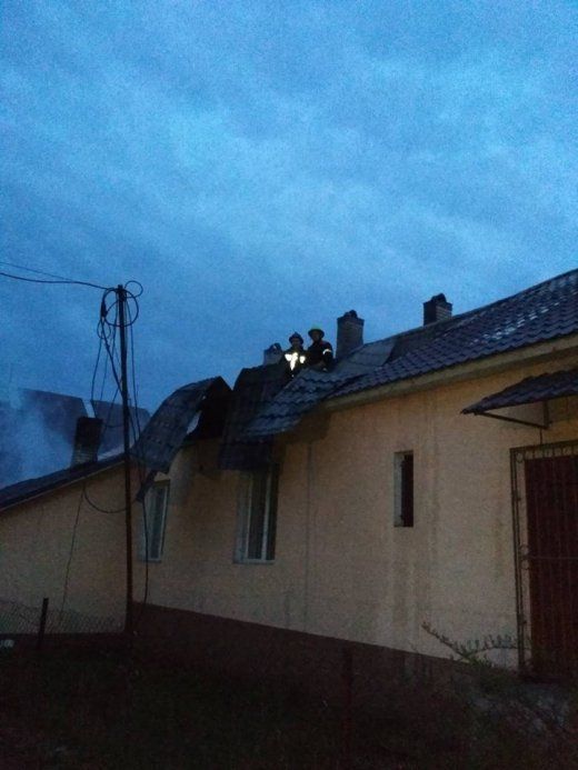 Вогнеборці Закарпаття боролися з нічною пожежею у Нересниці