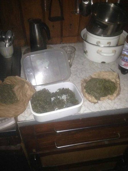 У жителя Ужгорода обнаружили в доме наркотики