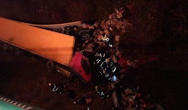 Трагическая авария в Словакии: При падении фуры с моста погиб водитель из Украины