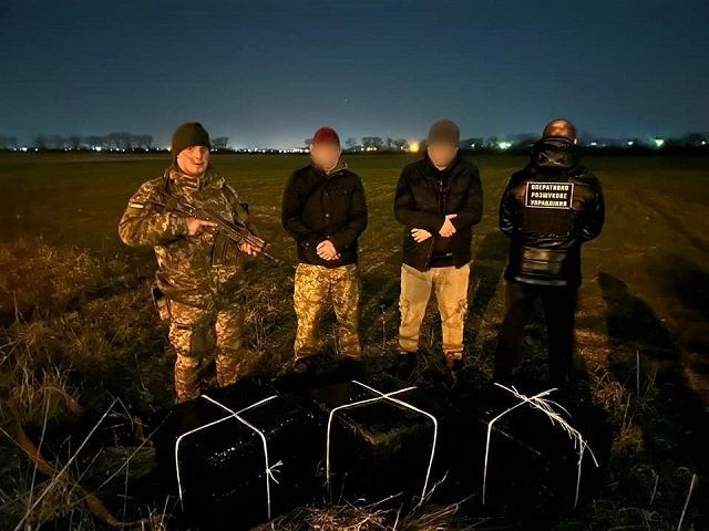 Выстрелами останавливали сигаретных контрабандистов на границе в Закарпатье