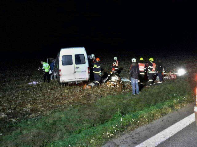 В результате ДТП у села Несовице в Чехии 10 человек, ехавших на заработки, получили травмы