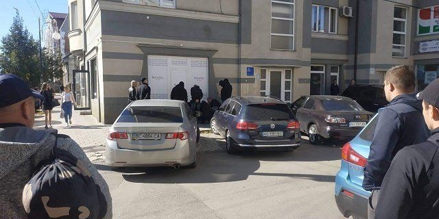 Чиновника из Государственной экологической инспекции задержали в Ужгороде