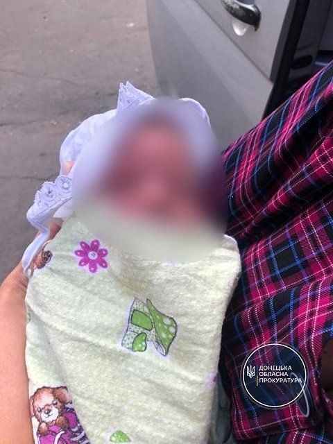 В Донецкой области мать попыталась продать своего ребенка за 400 тысяч ради машины и квартиры