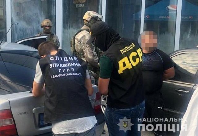 В Закарпатье завершили следствие по делу группы вымогателей: ОПГ занималась «поборами» с перевозчиков 