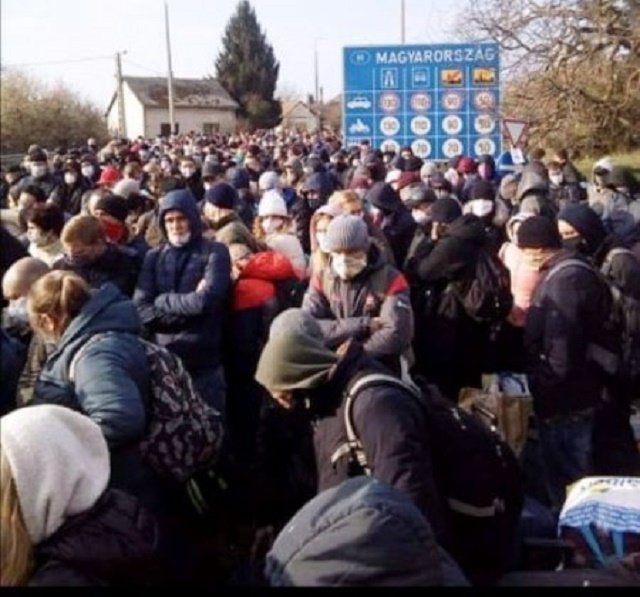 Венгерский КПП «Загонь»: тысячи закарпатских заробитчан едут домой