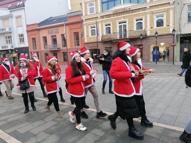 24-й Парад Николайчиков в областном центре Закарпатья подарил горожанам праздничное настроение