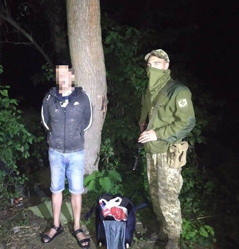 В Закарпатье на границе с Румынией задержали пловца-нелегала