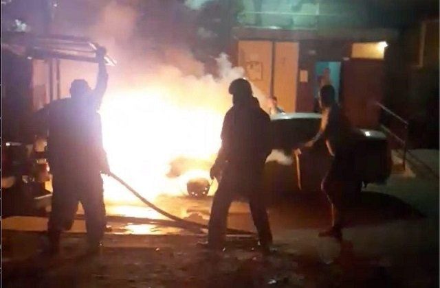 Под Киевом сожгли автомобиль программы "Схемы".