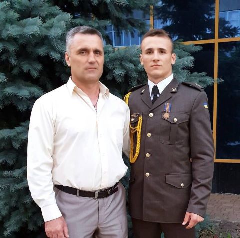 По подозрению в нападении на полицейских в розыск объявлены двое военных — Валерий и Виталий Василаке