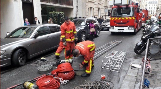 Крупнейший пожар в Париже за 13 лет тушили более 5-и часов