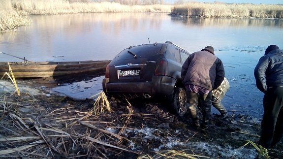 В Черкасской области на дне Днепра нашли автомобиль "Хюндай Туксон"
