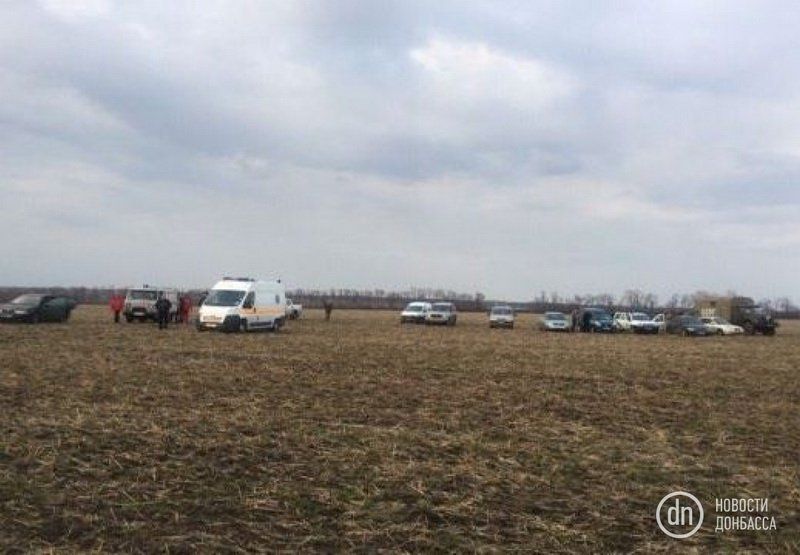 Под Краматорском упал и разбился украинский военный вертолет Ми-2