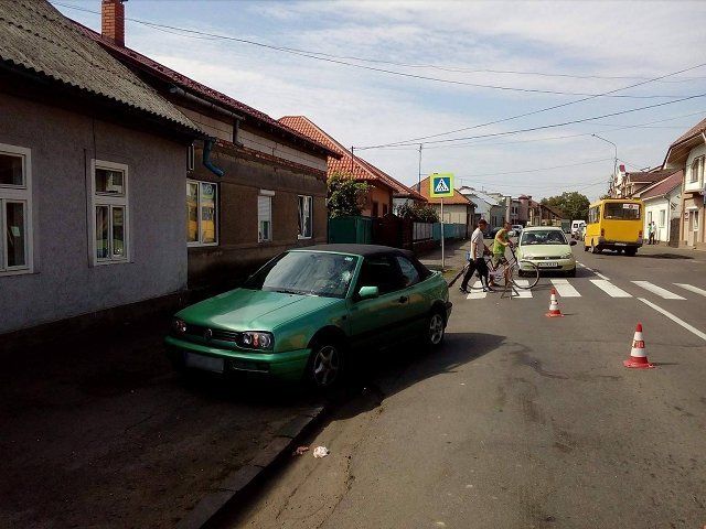 В Мукачево «Фольксваген» сбил 15-летнюю девушку
