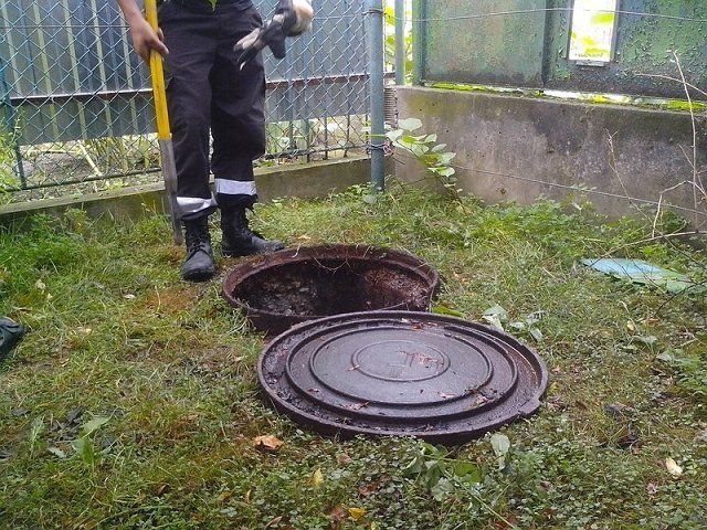 В Виноградове в канализационной яме обнаружили труп женщины
