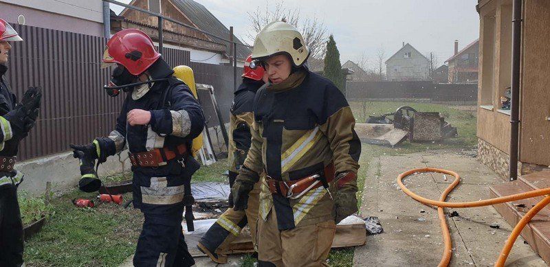 В Закарпатье бдительный житель спас дом соседей