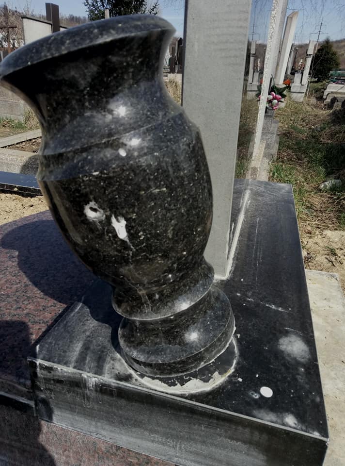 В Закарпатье неизвестные разрушили дорогостоящие памятники 