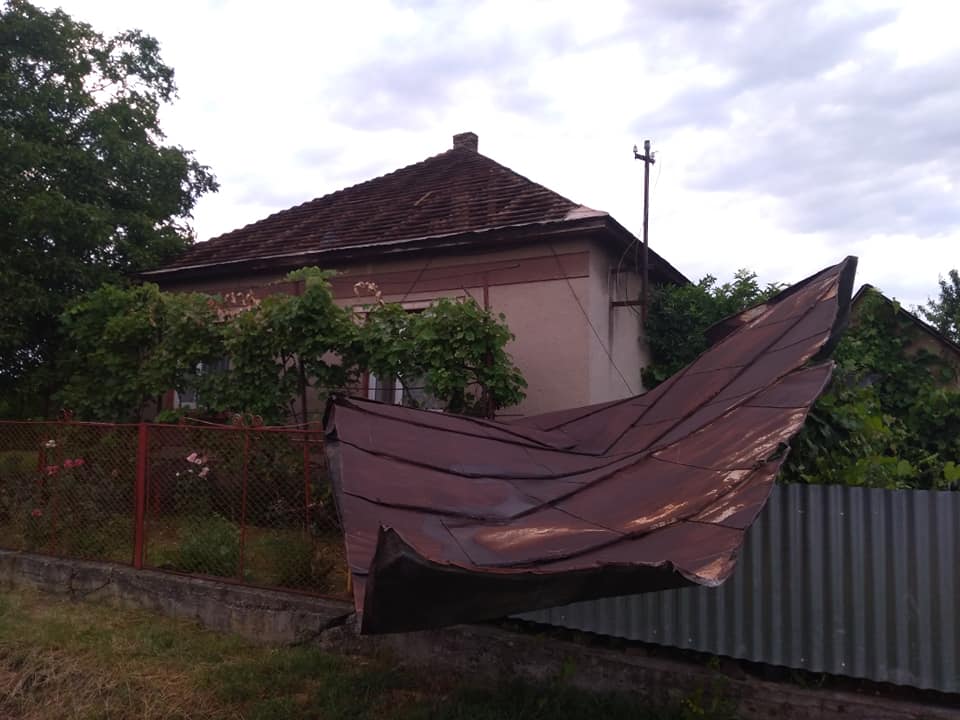 В Закарпатье спасатели показали, что натворила непогода за один день 