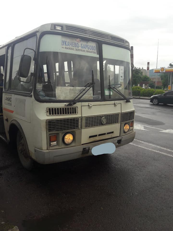 В Закарпатье люди "сдали" полиции циничного водителя автобуса 