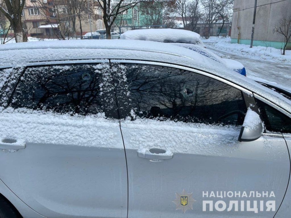90-тые во всей красоте: В Закарпатье обстреляли автомобиль местного депутата 