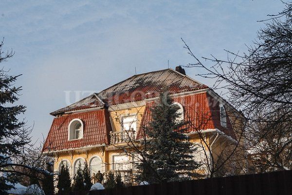 Дом генерала милиции Варцабы после обстрела из гранатомететов