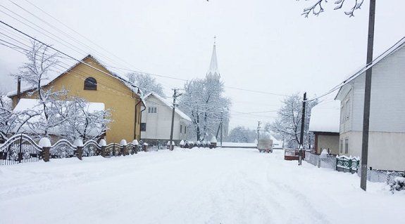 В Тячевском районе навалило снега
