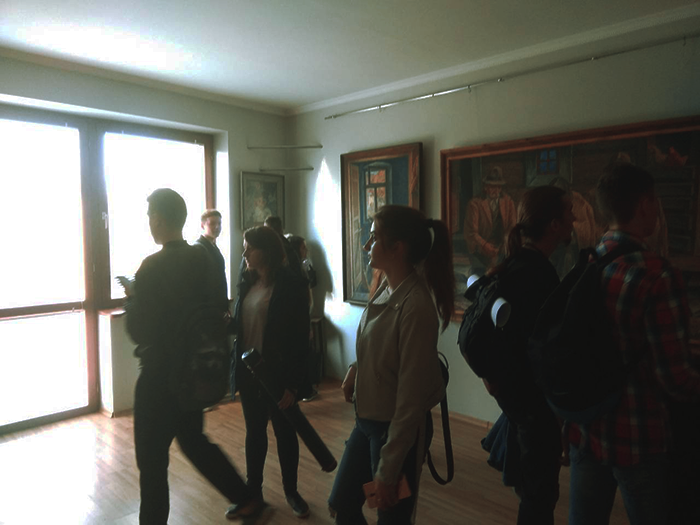 Ужгород. Студенти коледжу мистецтв імені Ерделі відвідали майстерню академіка Володимира Микити