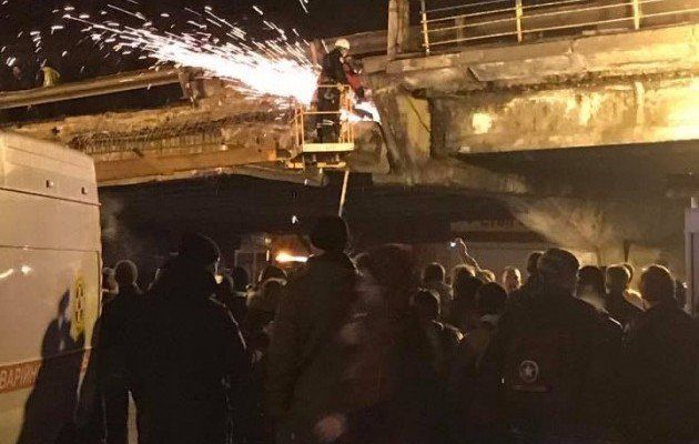 В Киеве рухнул Шулявский мост