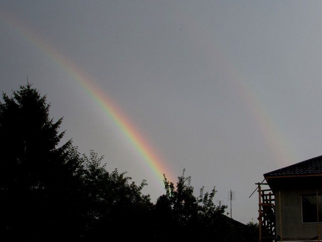 Сразу две радуги в небе над Мукачево