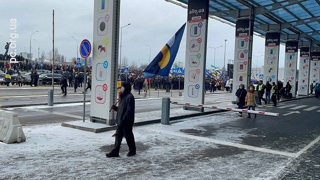Пётр Порошенко прибыл в Киев.