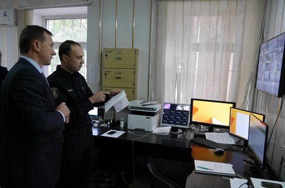 Ужгородский горсовет передал патрульным необходимую им технику и экипирововку