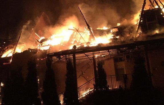 На Закарпатье сгорел один из крупнейших гостинично-рекреационных комплексов