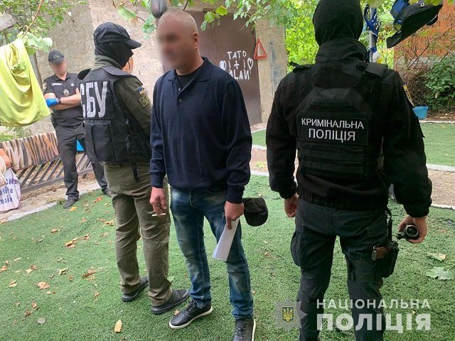 Під Ужгородом уродженець Дагестану мав схованку зі зброєю для «потреб» криміналітету