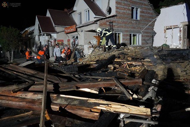 В Закарпатье прогремел взрыв и вспыхнул пожар, пострадал молодой киевлянин
