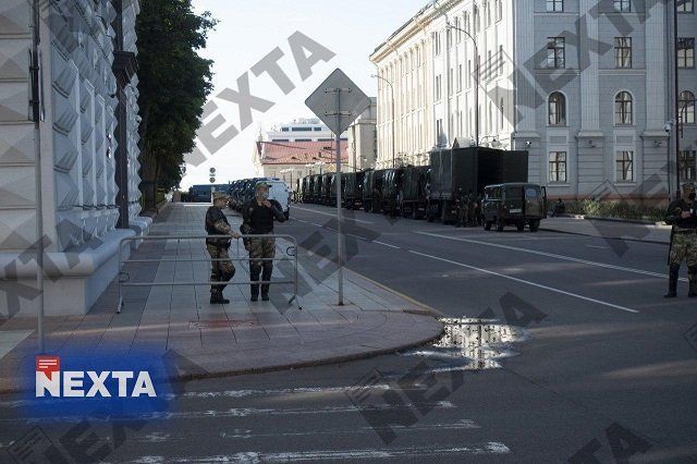  Новые задержания и военная техника: Третий вечер протестов в Минске