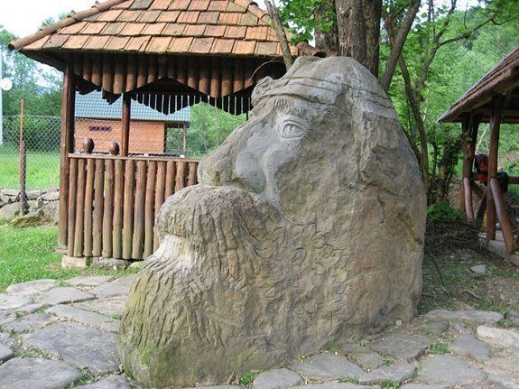 Монумент Василю Бовкаю в Закарпатті
