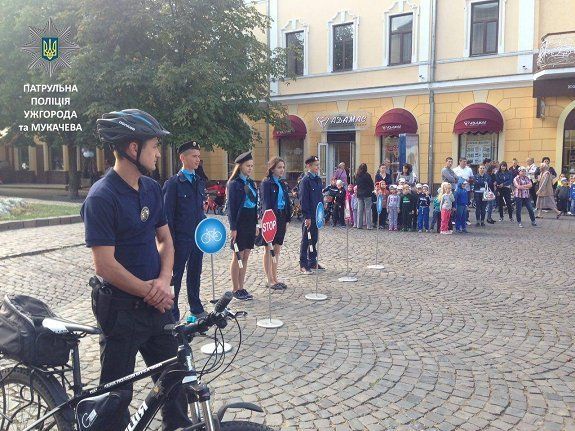 Мукачевский велопатруль сопровождал молодых велосипедистов города