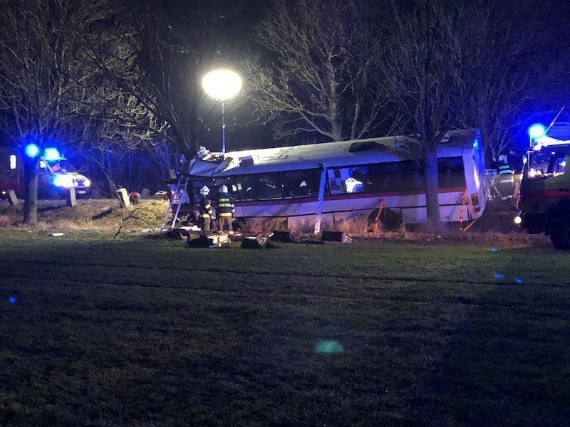 Близ Праги произошло ужасное ДТП с участием пассажирского автобуса