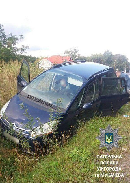 Ужгородские патрульные обнаружили нетрезвого водителя, который совершил ДТП