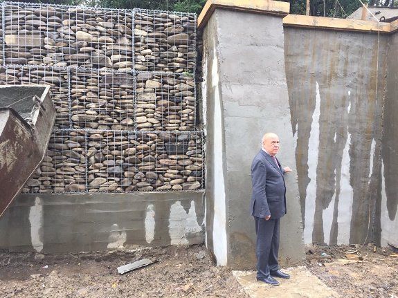 Москаль проинспектировал реконструкцию подпорных стенок в Липецкой Поляне