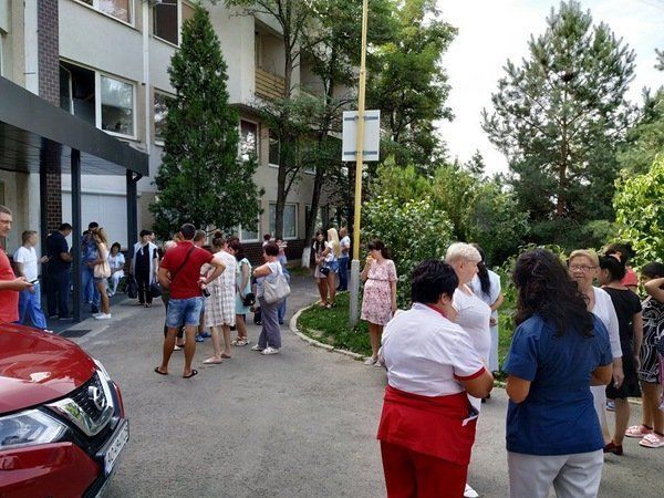 В Ужгороде мам и их детей эвакуируют из родильного дома 