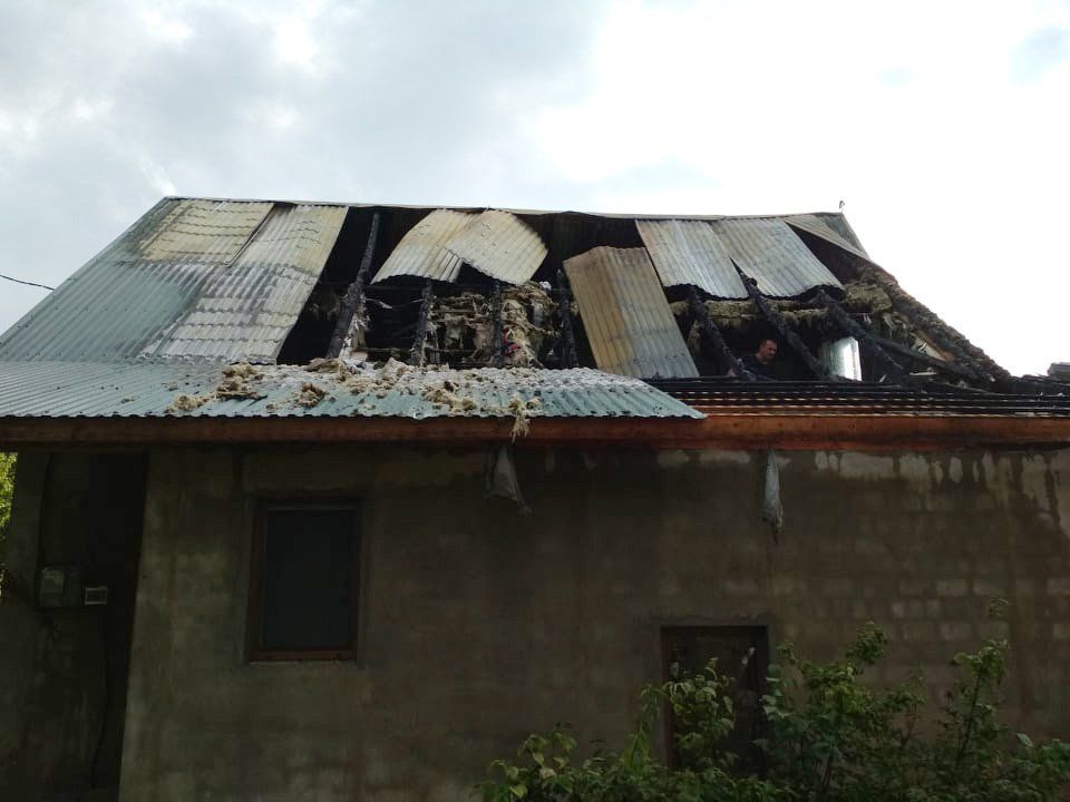 В Закарпатье огонь уничтожил большой дом