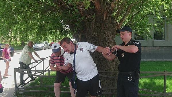 Бійка в Ужгороді: один з чоловіків отримав ножем в шию