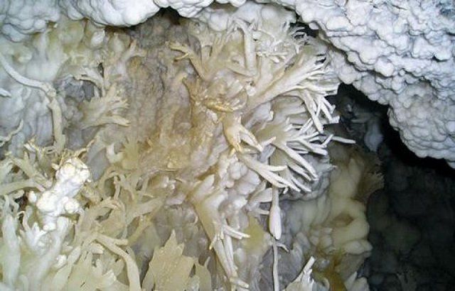 Пещера прозрачных стен в Закарпатье