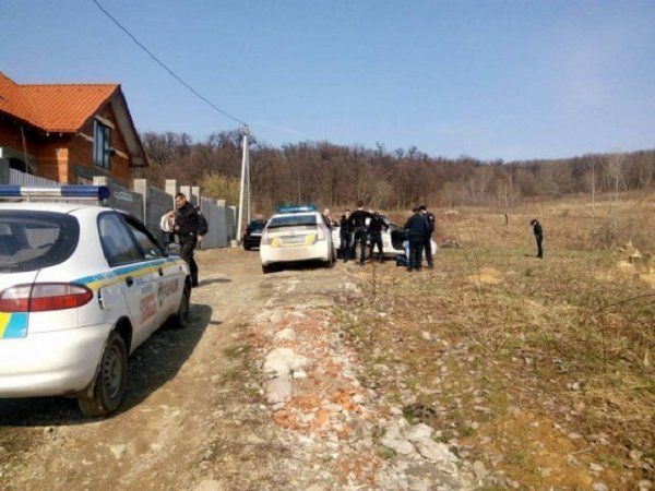 Полицейские охраны задержали в Ужгороде двух несовершеннолетних преступников