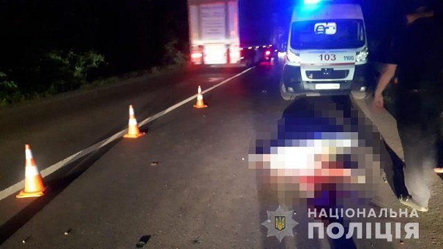 В Закарпатье на трассе Киев-Чоп мотоциклист на бешеной скорости врезался в отбойник