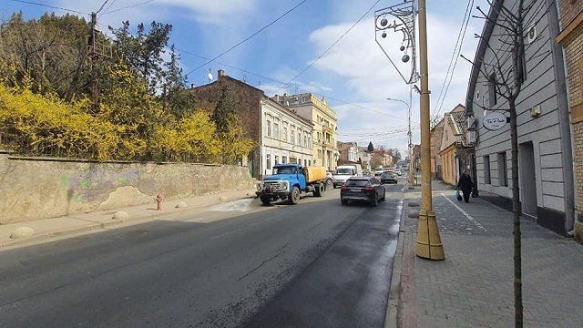 Коронавирус: В Ужгороде дезинфицируют места общего пользования