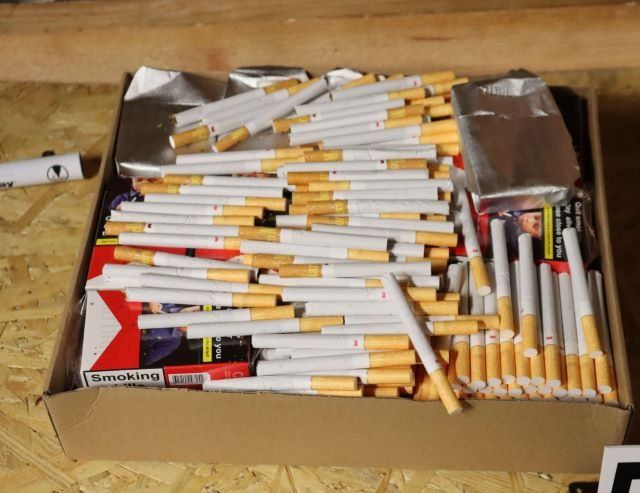 В Чехии украинские заробитчане подпольно штамповали сигареты на миллионы
