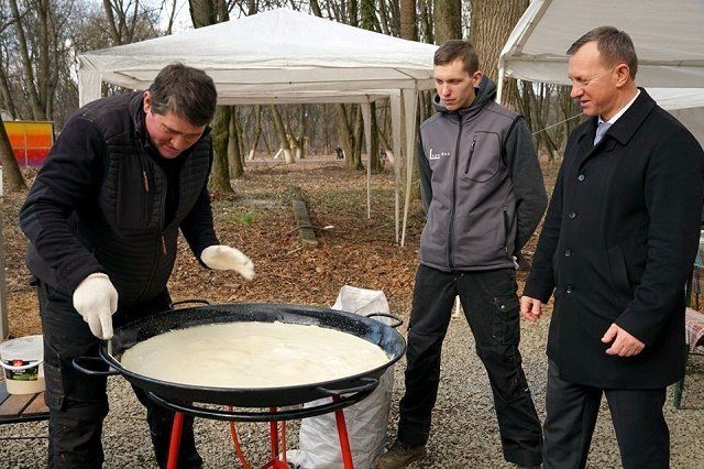 В Ужгороде весело и вкусно проводят нынешнюю зиму на первом фестивале «Боздоська палачинта»